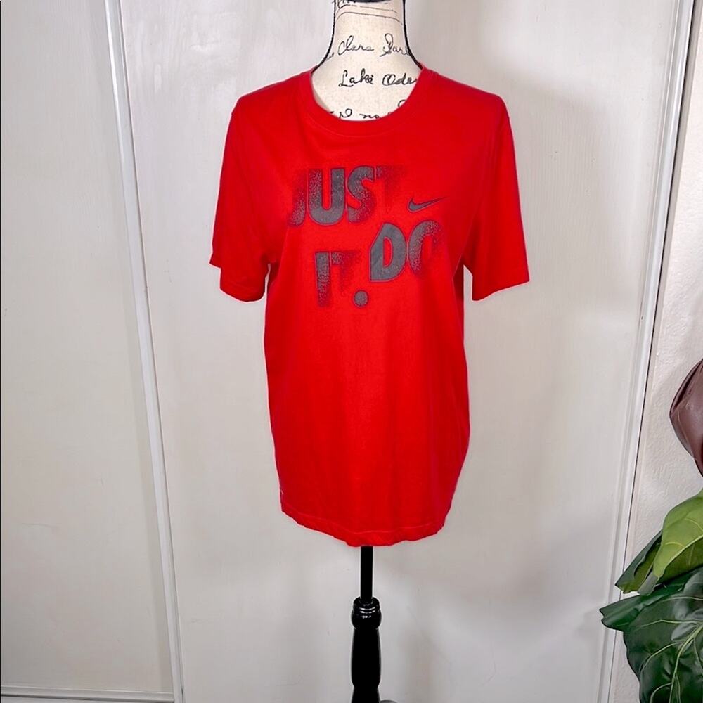Nike Men's Red 'Just Do It' Dri-Fit T-Shirt size M